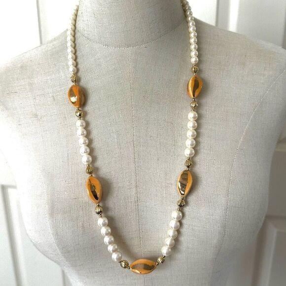 pearl gold accent bead necklace Jewelry - Faux pearl gold tone accent bead necklace